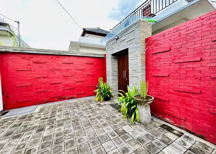 Rumah Pantai Seririt Banjar (Bali)