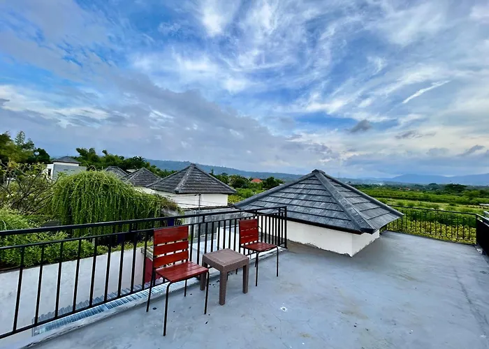 Ferienhaus Rumah Pantai Seririt *